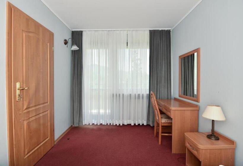 تختخواب و صبحانه Hyrny