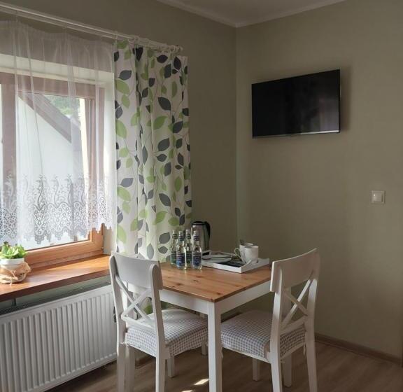 تختخواب و صبحانه Jaśminowe Ogrody