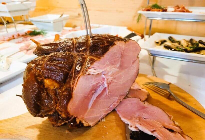 تختخواب و صبحانه Karina