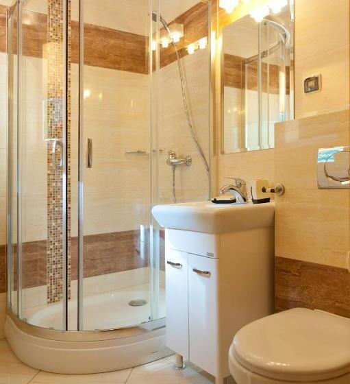 تختخواب و صبحانه Karina