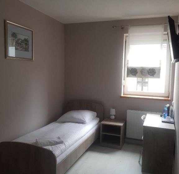 تختخواب و صبحانه M&m Spanie