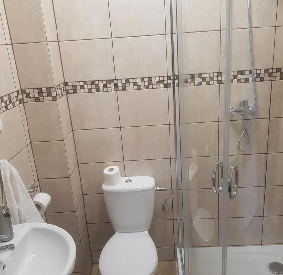 تختخواب و صبحانه M&m Spanie