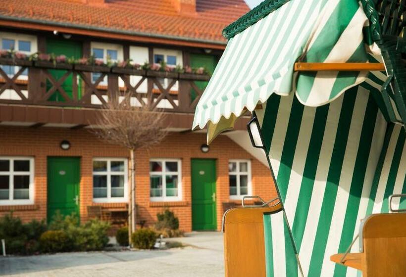 تختخواب و صبحانه Mistral Ustka