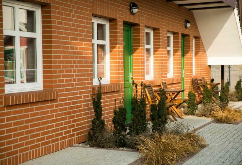 تختخواب و صبحانه Mistral Ustka