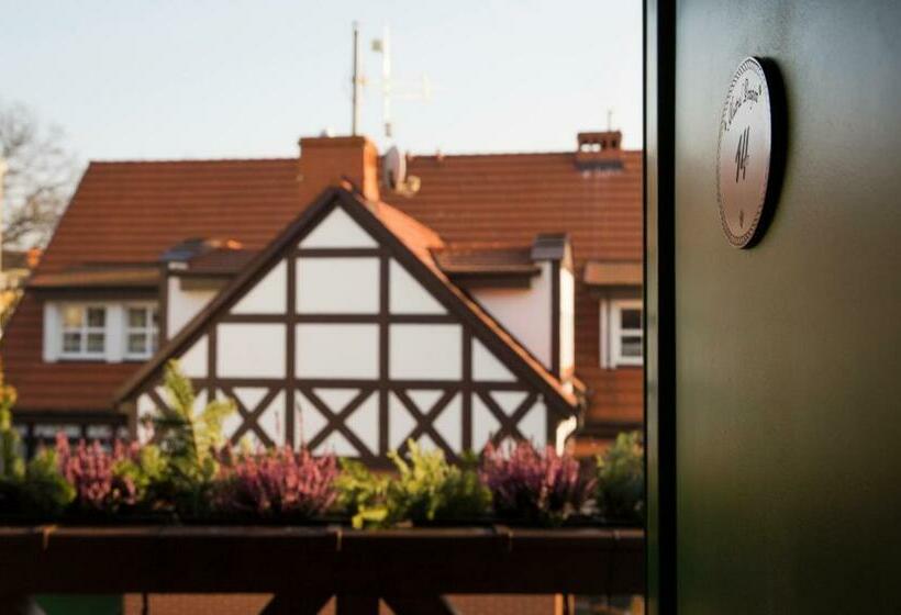 تختخواب و صبحانه Mistral Ustka