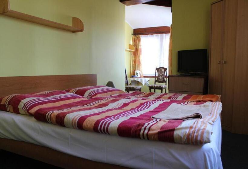 住宿加早餐  Nasz Domek