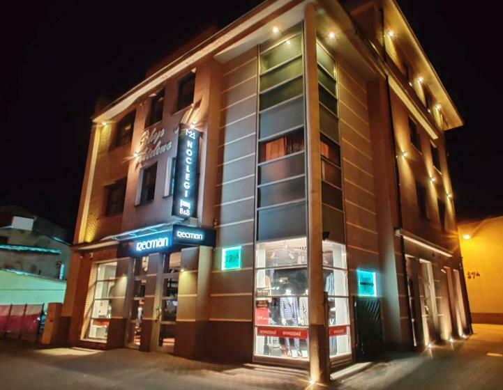 مبيت وإفطار Noclegi M4