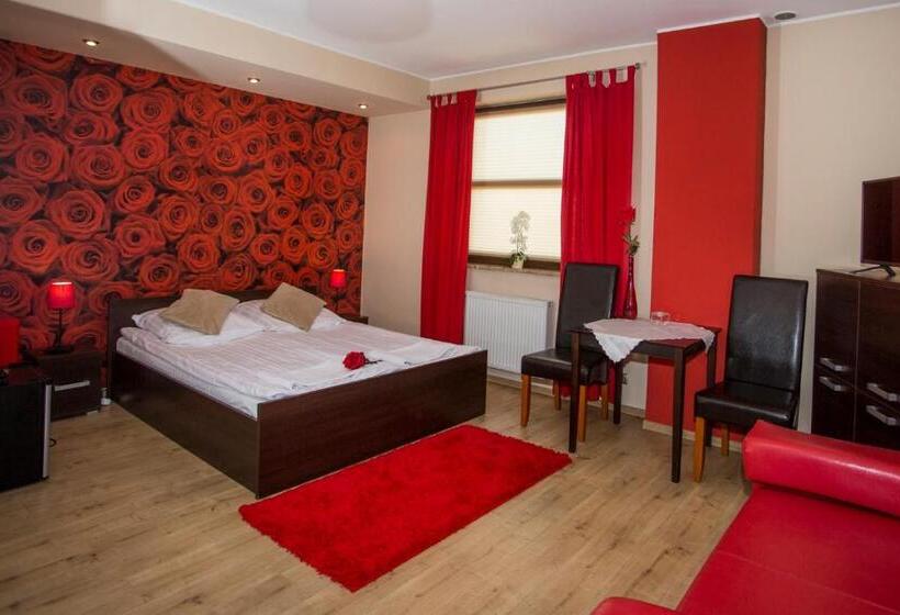 مبيت وإفطار Noclegi M4