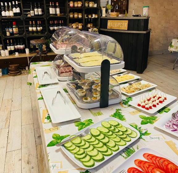 Bed and Breakfast Old Tree Home & Restaurant