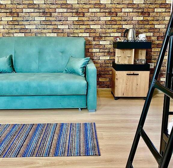 ベッドアンドブレックファースト Old Tree Home & Restaurant