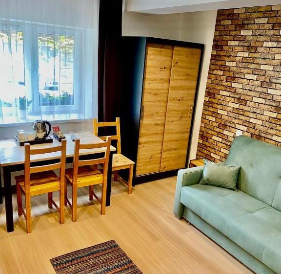 Bed and Breakfast Old Tree Home & Restaurant