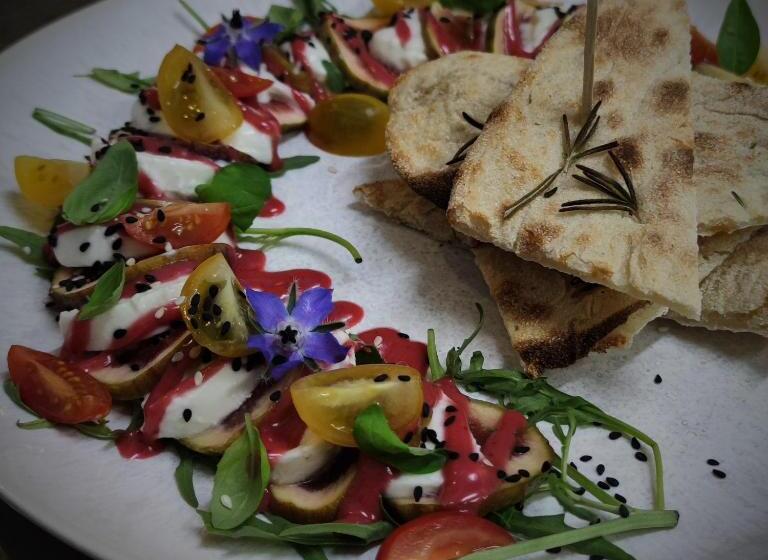 تختخواب و صبحانه Oro Cavallo