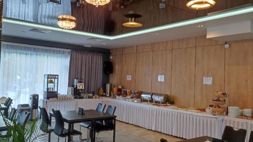 تختخواب و صبحانه Oå›rodek Promenada Faleza