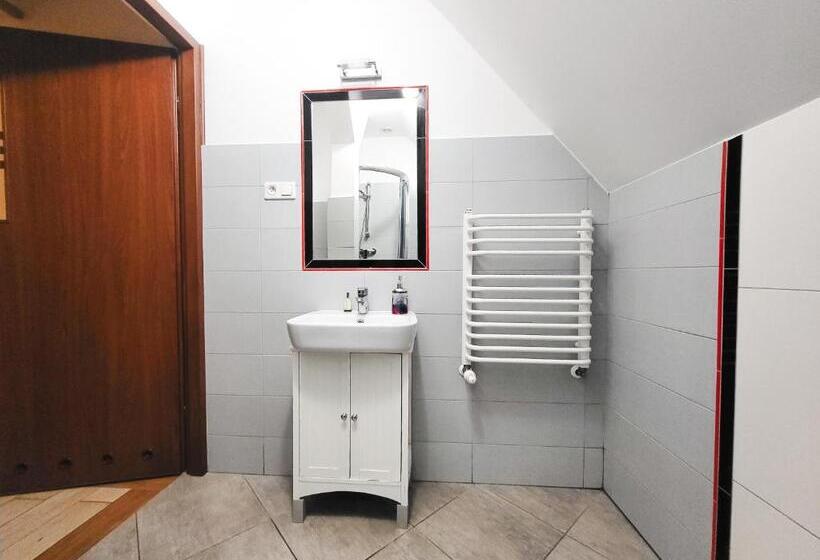 تختخواب و صبحانه Pensjonat Li Mar