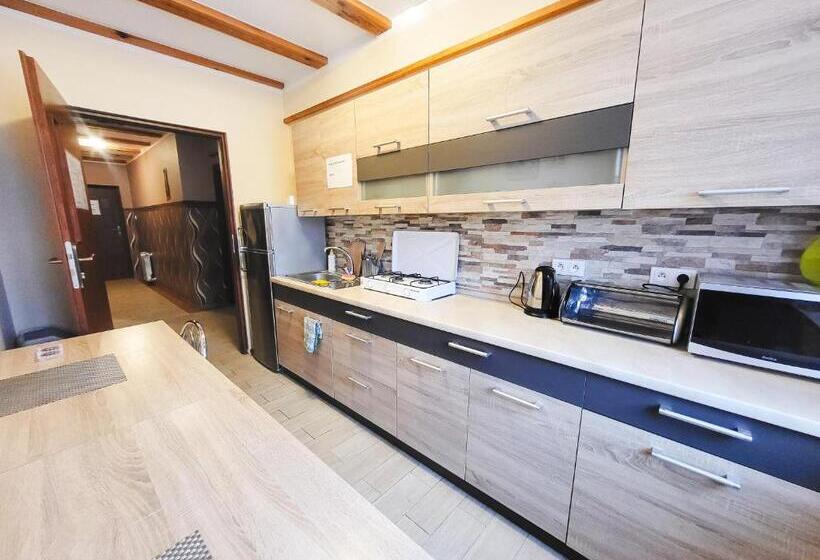 تختخواب و صبحانه Pensjonat Li Mar