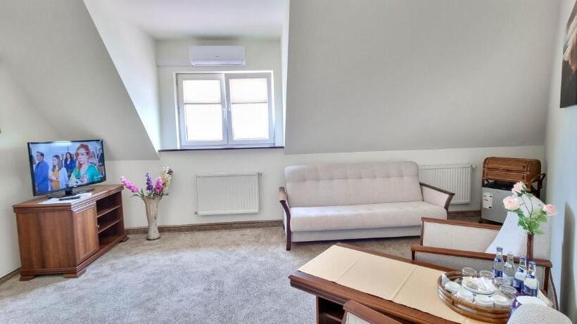 住宿加早餐  Pensjonat Na Górce   Widok Na Jezioro Solińskie I Góry 534 556 639