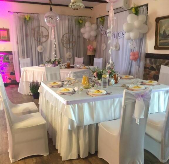 تختخواب و صبحانه Pod Kotwicą