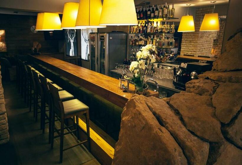 تختخواب و صبحانه Skalny