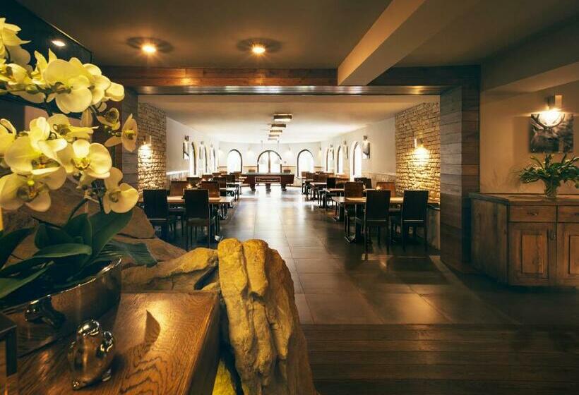 تختخواب و صبحانه Skalny