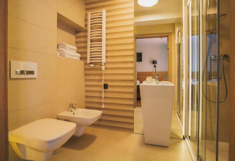 تختخواب و صبحانه Skalny