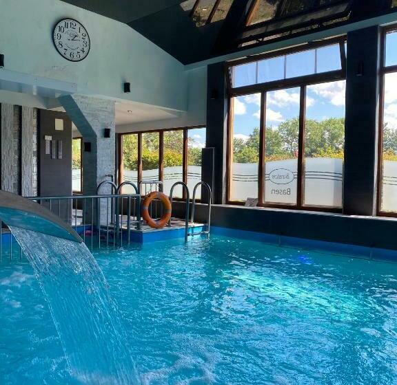 تختخواب و صبحانه Stratos