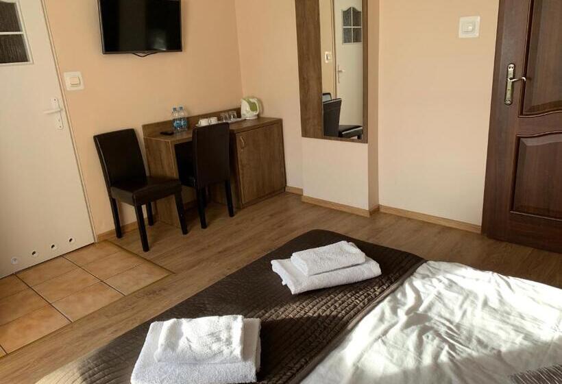 تختخواب و صبحانه Stratos