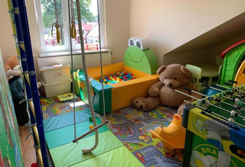 تختخواب و صبحانه Stratos