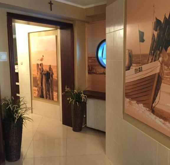 تختخواب و صبحانه Stratos