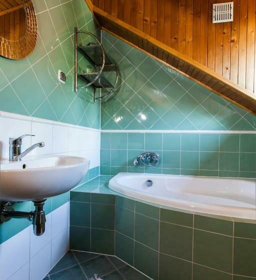 تختخواب و صبحانه Villa Cynamon