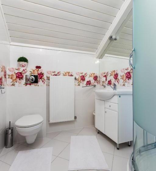 تختخواب و صبحانه Villa Cynamon