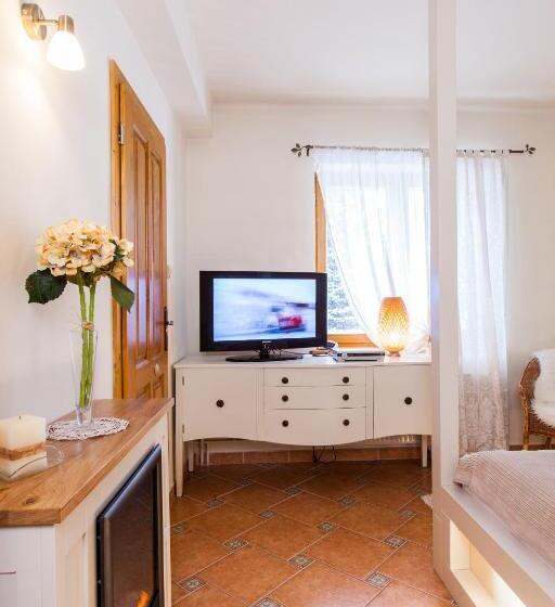 تختخواب و صبحانه Villa Cynamon