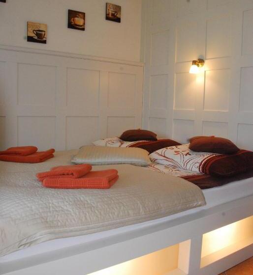 تختخواب و صبحانه Villa Cynamon