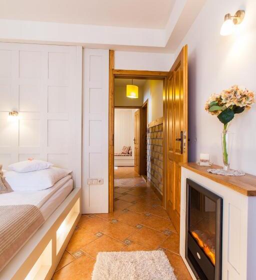 تختخواب و صبحانه Villa Cynamon