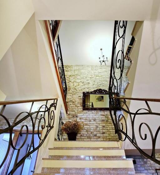 تختخواب و صبحانه Willa Kazimiera