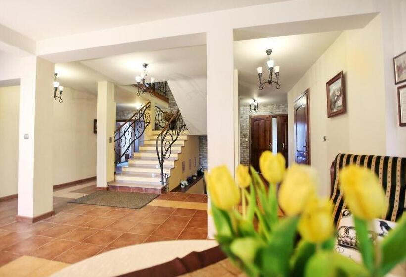 تختخواب و صبحانه Willa Kazimiera