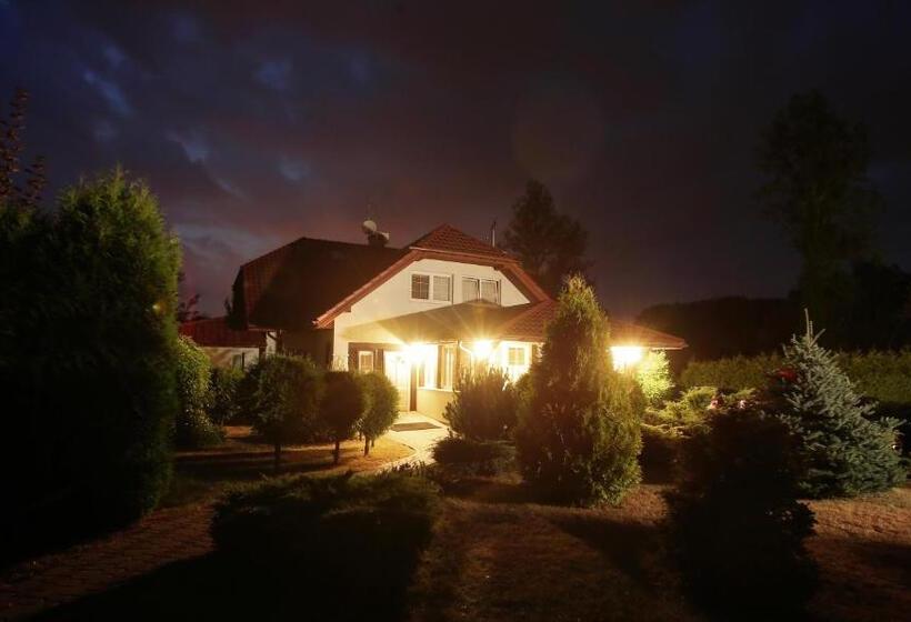 تختخواب و صبحانه Willa Kazimiera