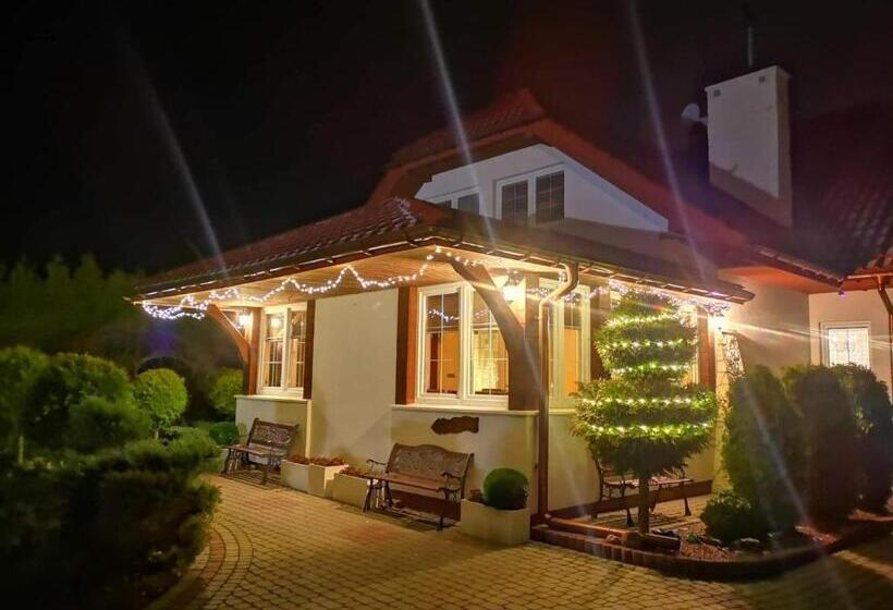 تختخواب و صبحانه Willa Kazimiera