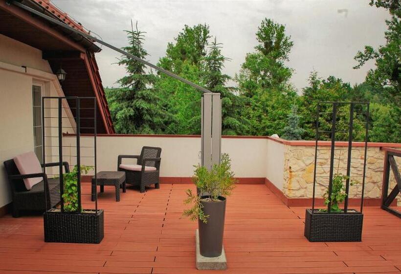 تختخواب و صبحانه Willa Kazimiera