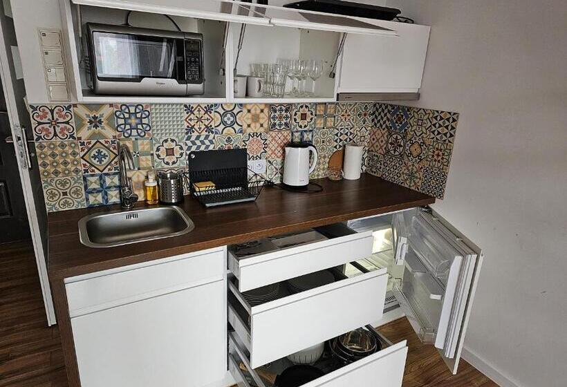 تختخواب و صبحانه Willa Kolor