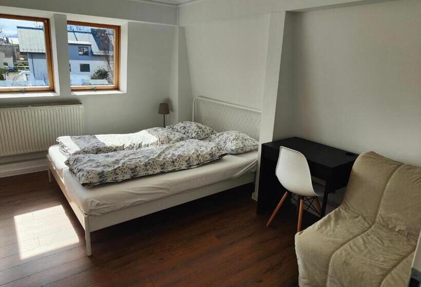 تختخواب و صبحانه Willa Kolor