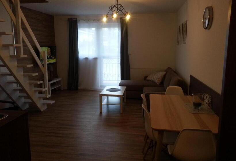 تختخواب و صبحانه Willa Kolor