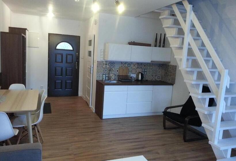 تختخواب و صبحانه Willa Kolor