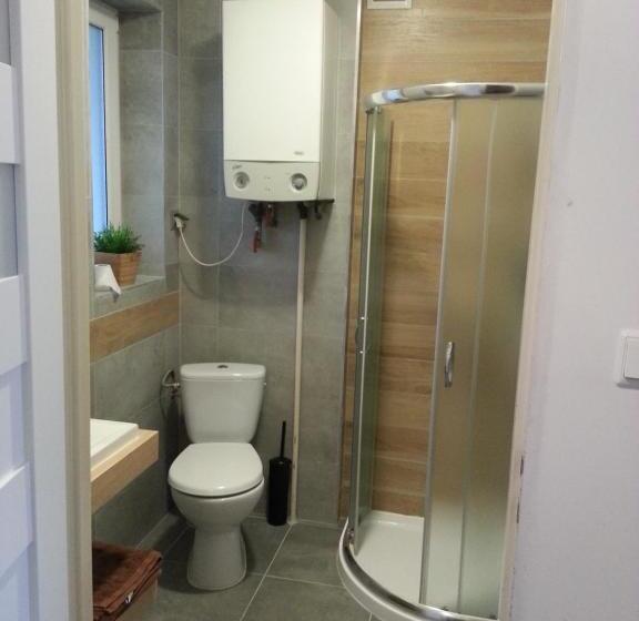 تختخواب و صبحانه Willa Kolor