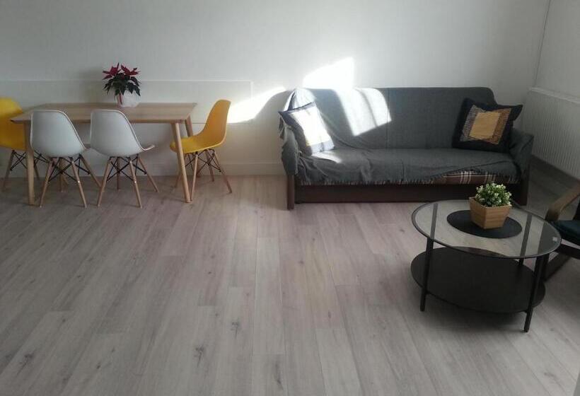 تختخواب و صبحانه Willa Kolor