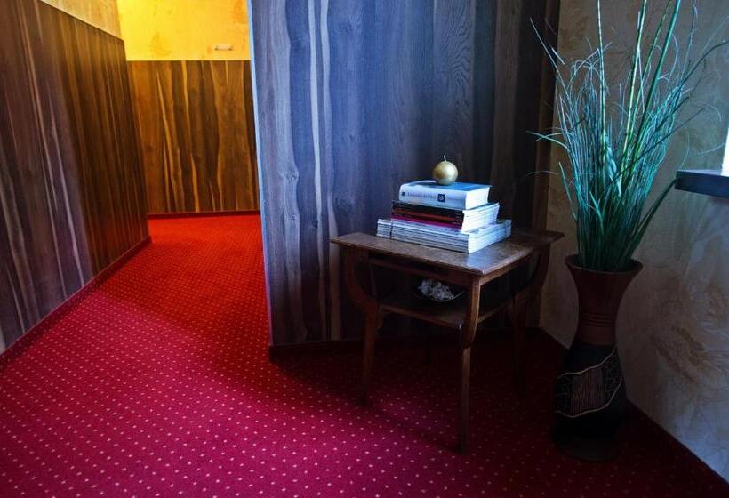 تختخواب و صبحانه Willa Magnolia