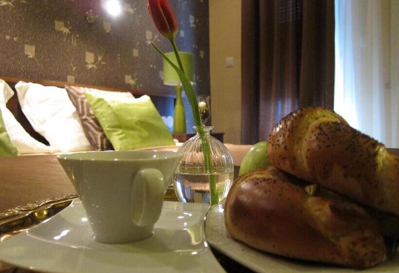 تختخواب و صبحانه Willa Magnolia