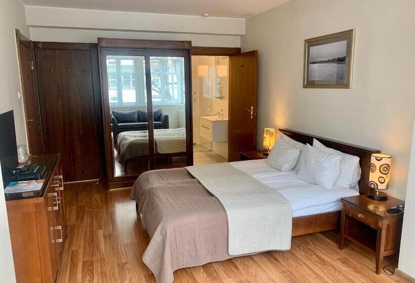 مبيت وإفطار Willa Marea