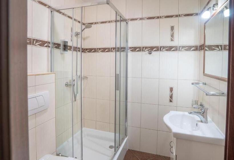 تختخواب و صبحانه Willa Monte Rosa