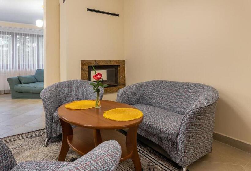 تختخواب و صبحانه Willa Regle