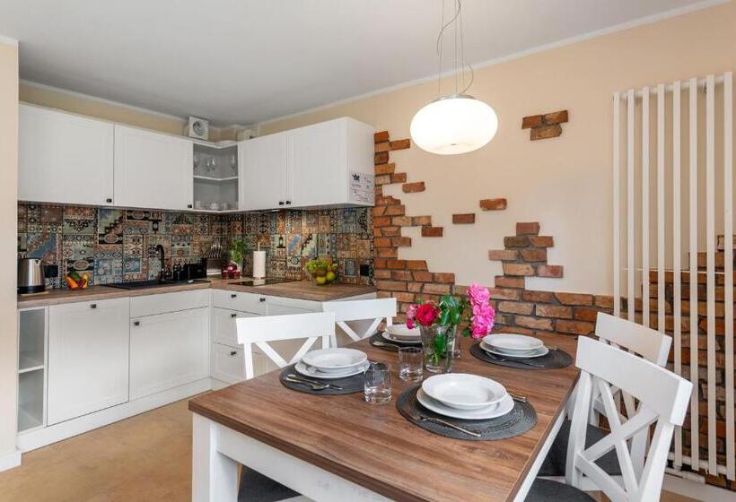 تختخواب و صبحانه Willa Regle